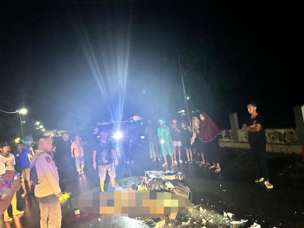 WhatsApp Image 2025-01-01 at 12.45.10_8ef29e18 Tempat Kejadian Perkara (TKP) Lakalantas, Selasa (31/1/2024), pukul 19.30 Wita, Satu Pelajar Tewas.