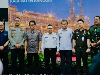 Bupati Banggai, Amirudin menghadiri rapat penyelesaian pengadaan tanah project pengembangan Senoro Selatan bersama Forkopimda dan SKK Migas-JOB Tomori. Rabu (8/1/2025). [Foto : DKISP Banggai]